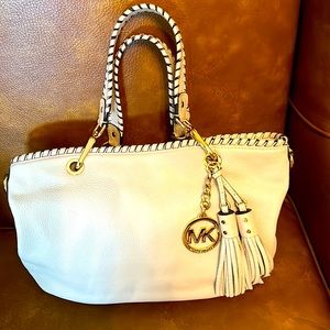 MICHAEL KORS MEDIUM SATCHEL
